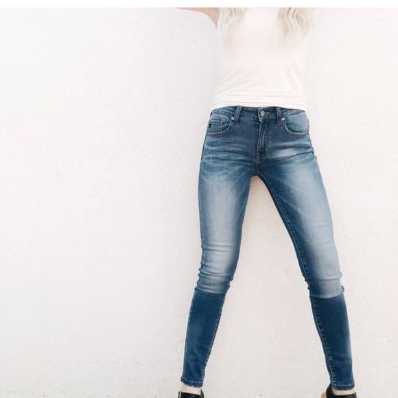 KanCan Denim - Carly Jean Jeans medium wash